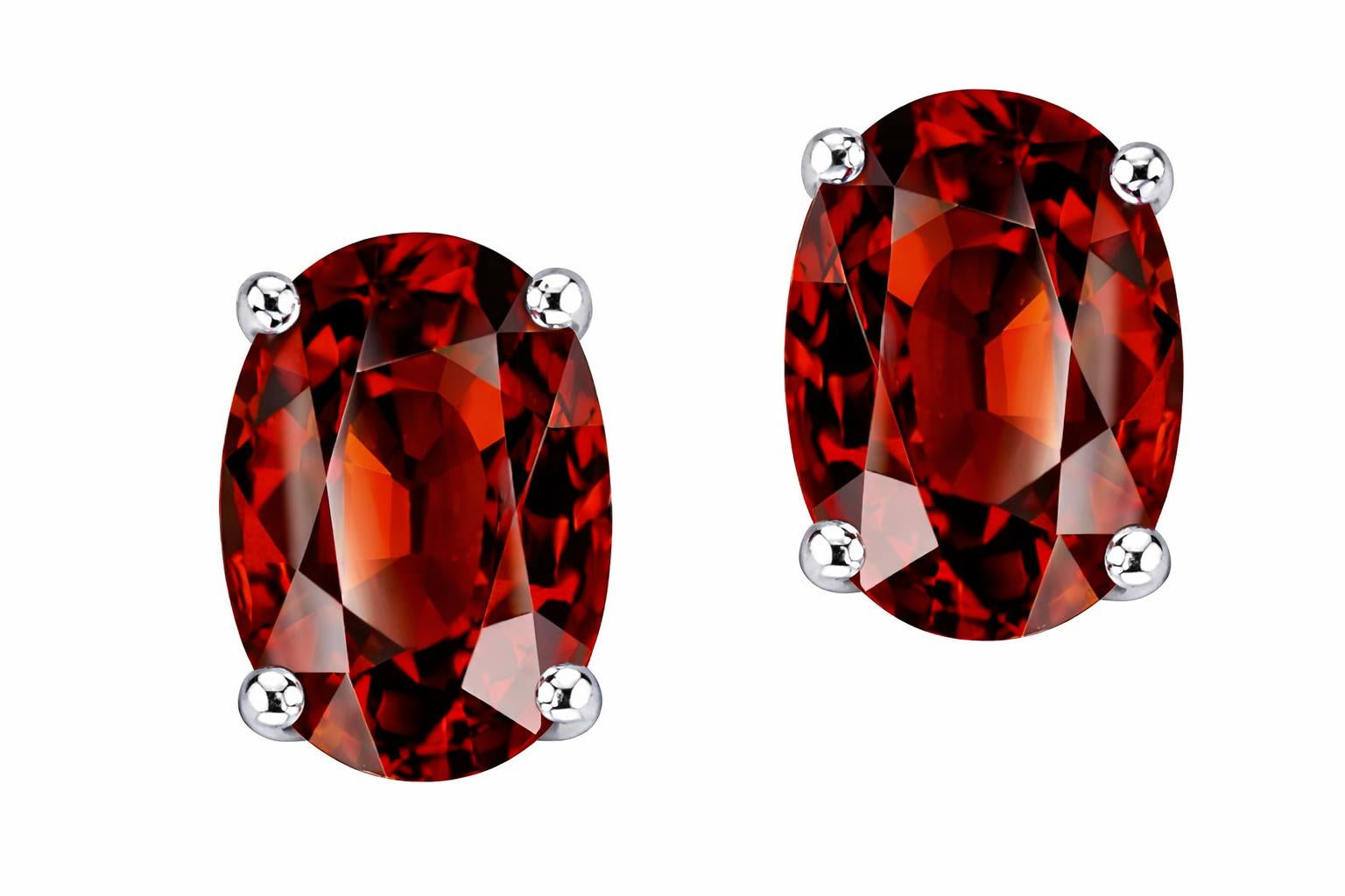 Star K Oval 7x5mm Genuine Garnet Earrings Studs