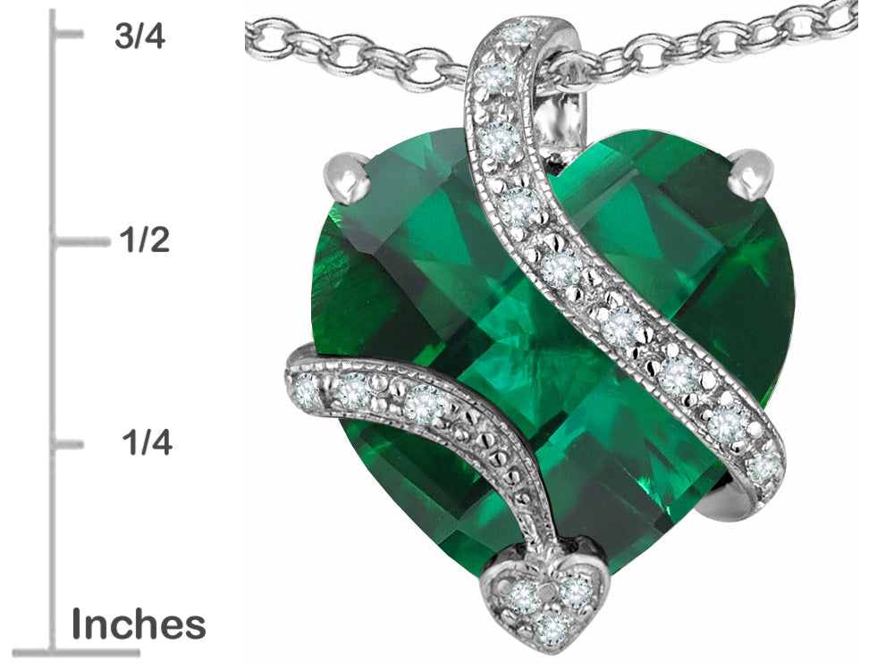 Star K Large 15mm Heart Shaped Simulated Emerald Pendant Necklace