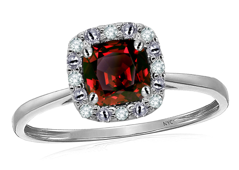 Star K 10 kt White Gold Classic Cushion-Cut Garnet Designer Halo Ring