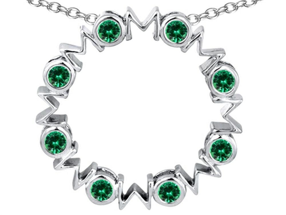 Star K Large MOM Circle Mother's Pendant Necklace with Round Simulated Emerald