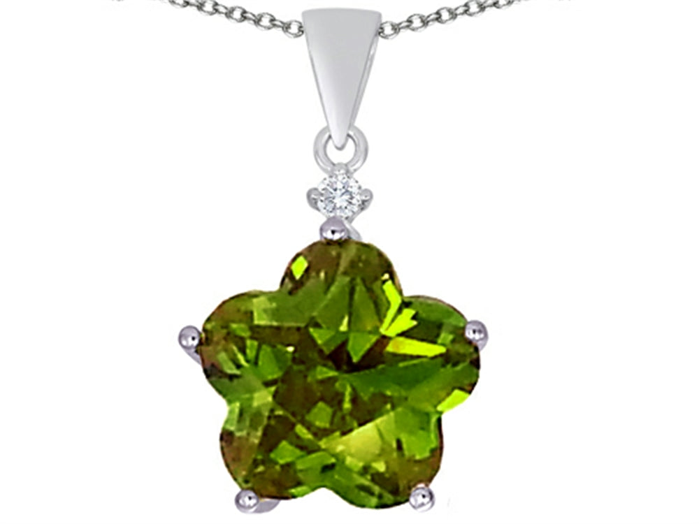 Star K Large 14mm Flower Shape Star Pendant Necklace with Simulated Peridot and Cubic Zirconia