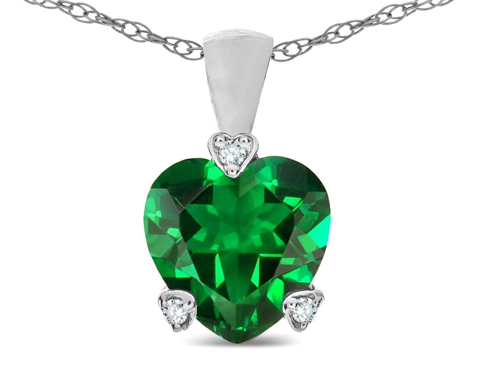 Tommaso Design Heart Shape 8mm Simulated Emerald Love Pendant Necklace