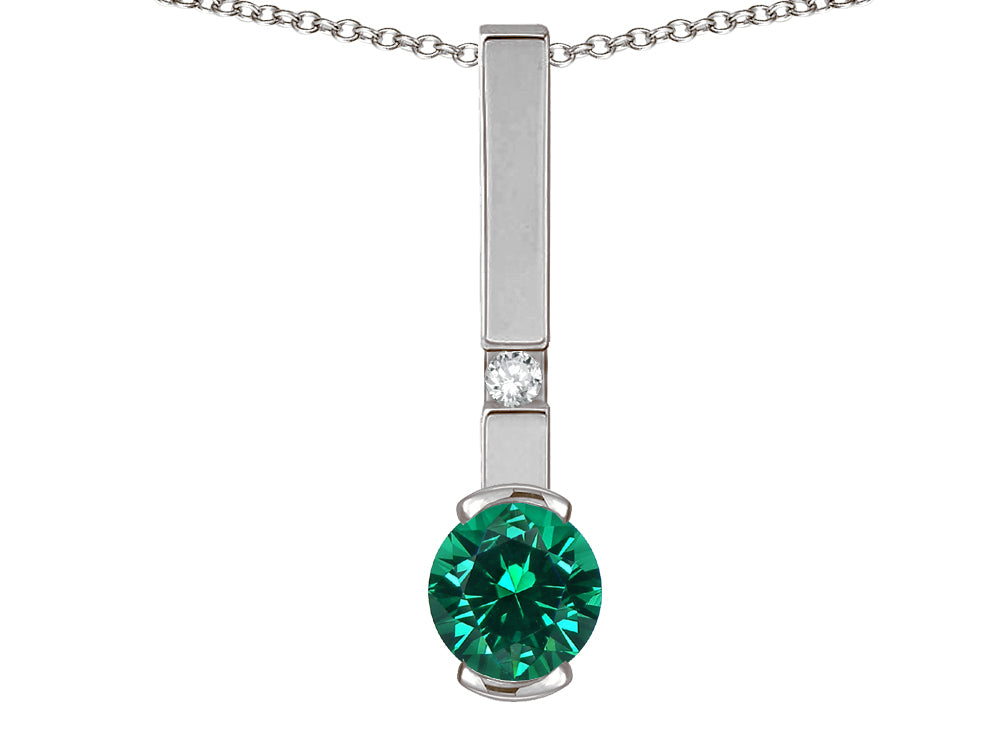 Star K  Round 6mm Simulated Emerald Bar Pendant Necklace