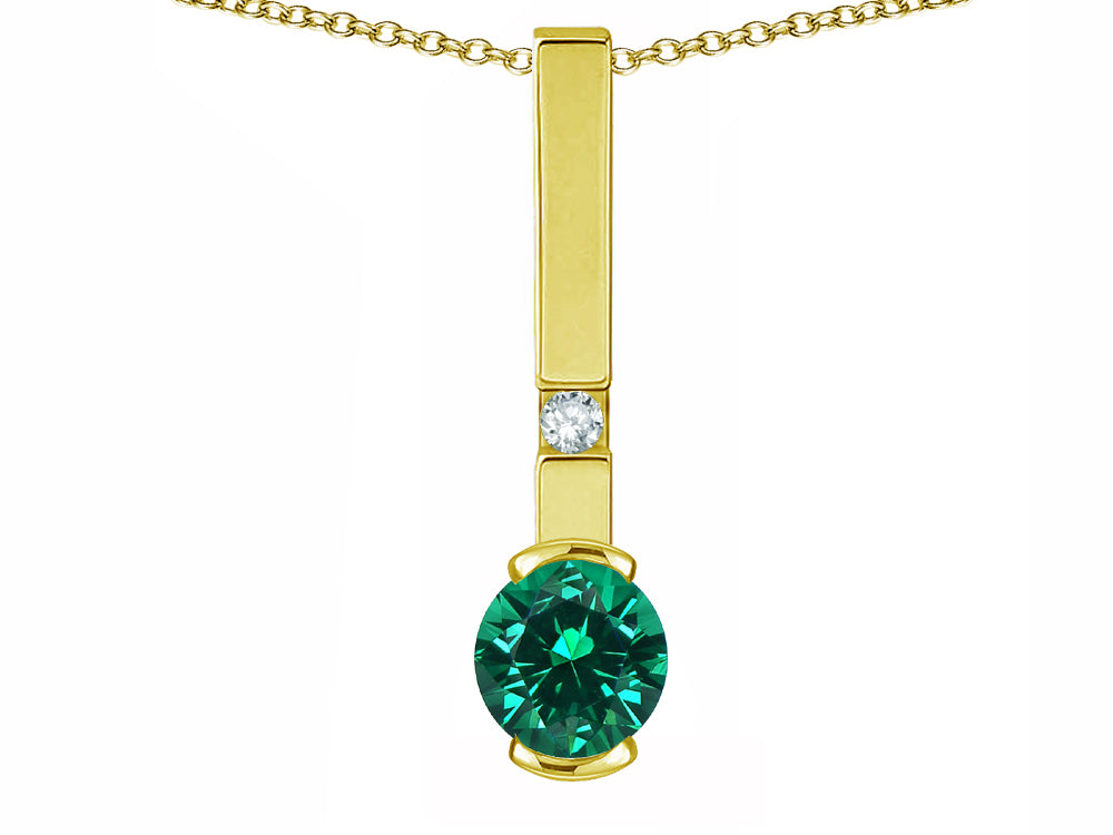 Star K  Round 6mm Simulated Emerald Bar Pendant Necklace