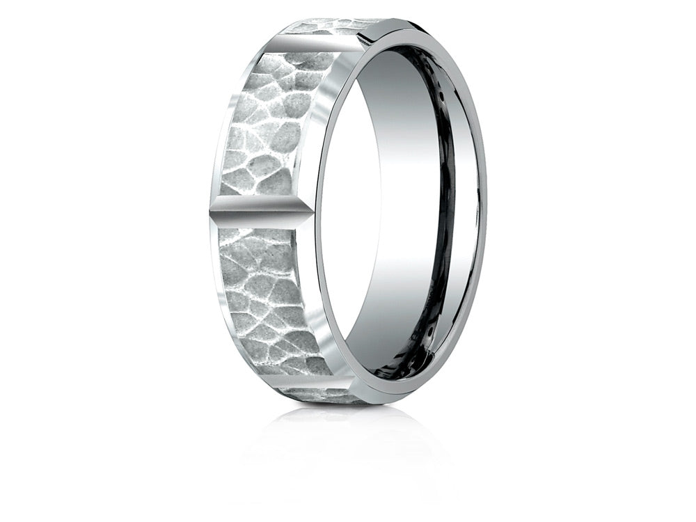Benchmark 18 Karat Gold 7mm Comfort-fit Hammered Finish Grooved Carved Design Wedding Band Ring