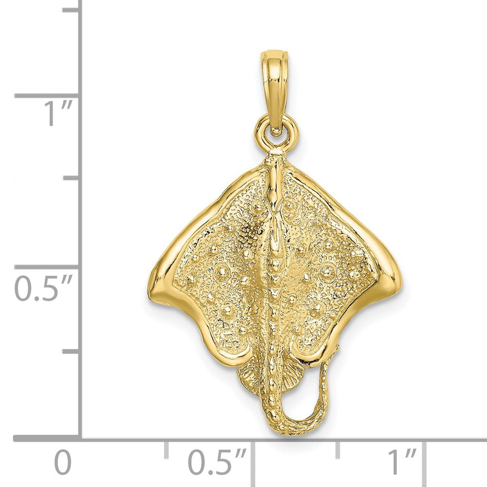FJC Finejewelers 10 kt Yellow Gold Stingray W/ Polished Edge Charm 21 x 19 mm