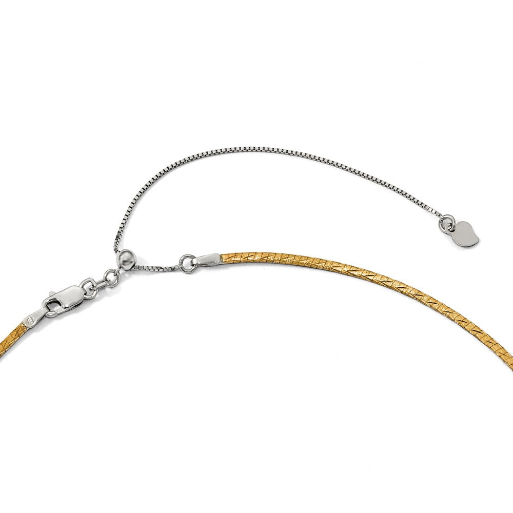 FJC Finejewelers 14 kt Two Tone Gold Bright Cut Two-Tone 2mm Reversible with Adj. Chain Omega Necklace 16 Inches