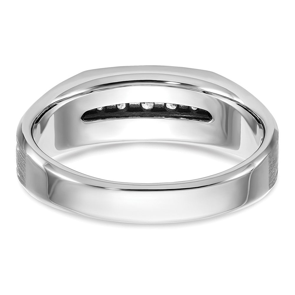 FJC Finejewelers 14 kt White Gold Men's Satin/Grooved 5-Stone Lab Grown Diamonds Ring 7 mm