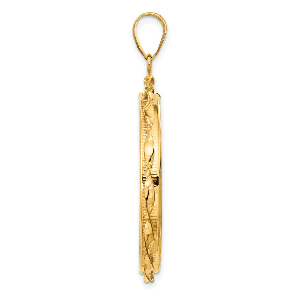 FJC Finejewelers 14 kt Yellow Gold Twisted Ribbon 32.7mm x 3.00mm Screw Top Coin Bezel Pendant