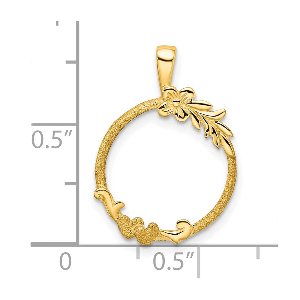 FJC Finejewelers 14 kt Yellow Gold and Satin Floral Design 14.0mm Prong Coin Bezel Pendant