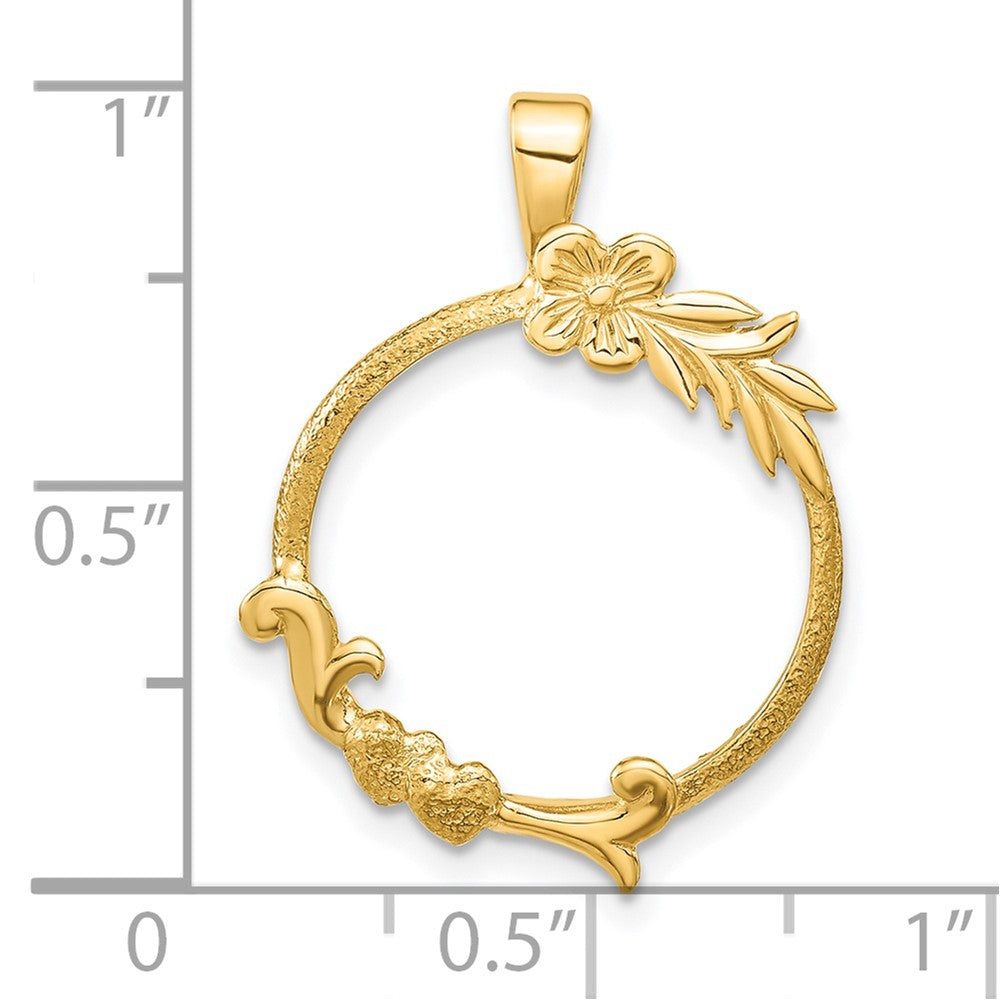 FJC Finejewelers 14 kt Yellow Gold and Satin Floral Design 16.5mm Prong Coin Bezel Pendant