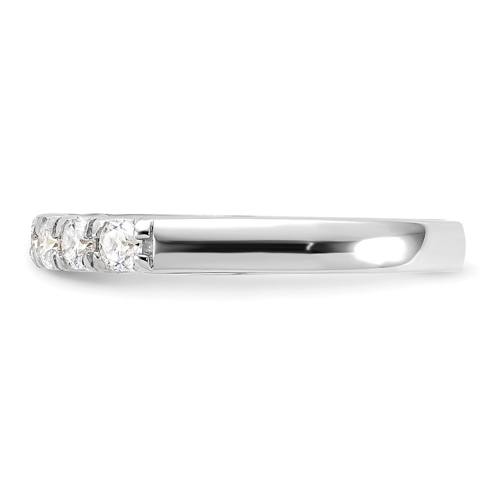 FJC Finejewelers 14 kt White Gold  7 Stone G H I True Light Moissanite Band 2 mm
