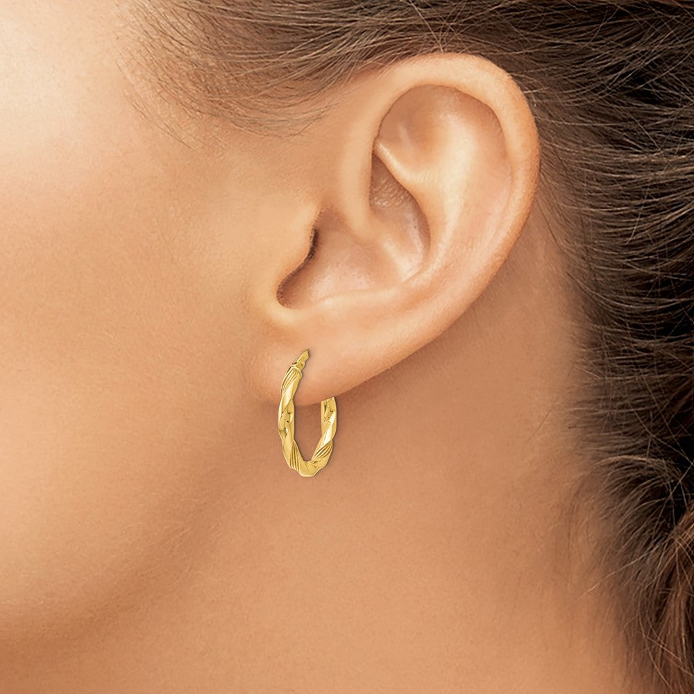 FJC Finejewelers 14 kt Yellow Gold Polished and Textured Hoop Earrings 20 mm x 15 mm