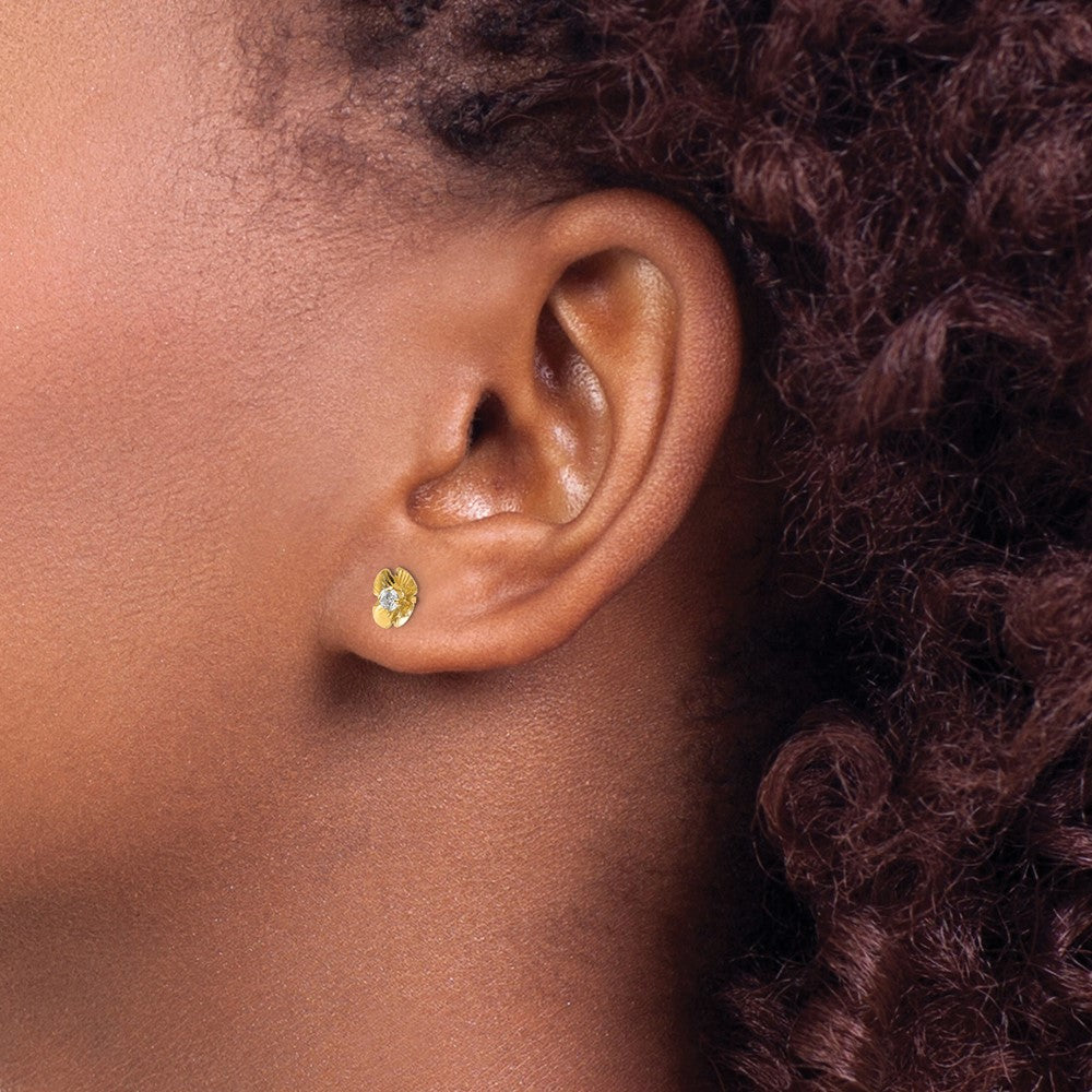 FJC Finejewelers 14 kt Yellow Gold Button Madi K Flower 2.5mm CZ Post Earrings 7 mm x 7 mm