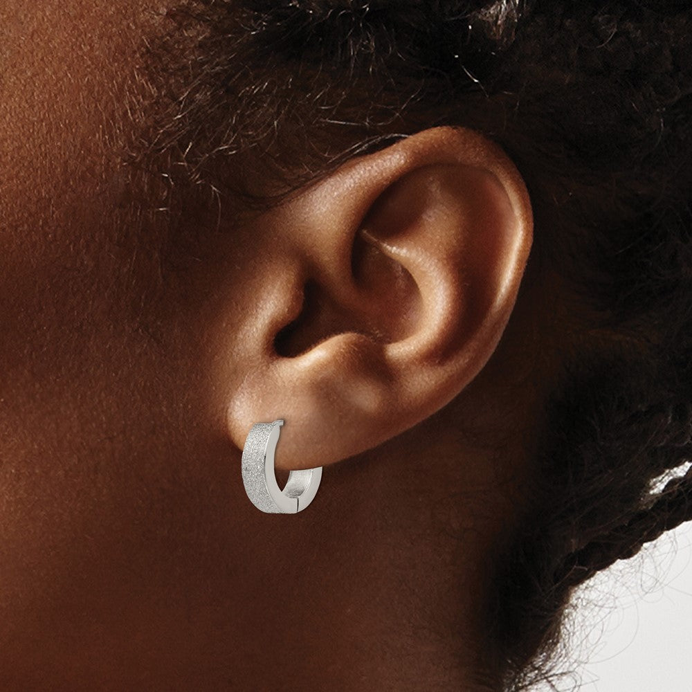 FJC Finejewelers Stainless Steel Polished and Sandblasted 4mm Hinged Hoop Earrings 13 mm x 13 mm