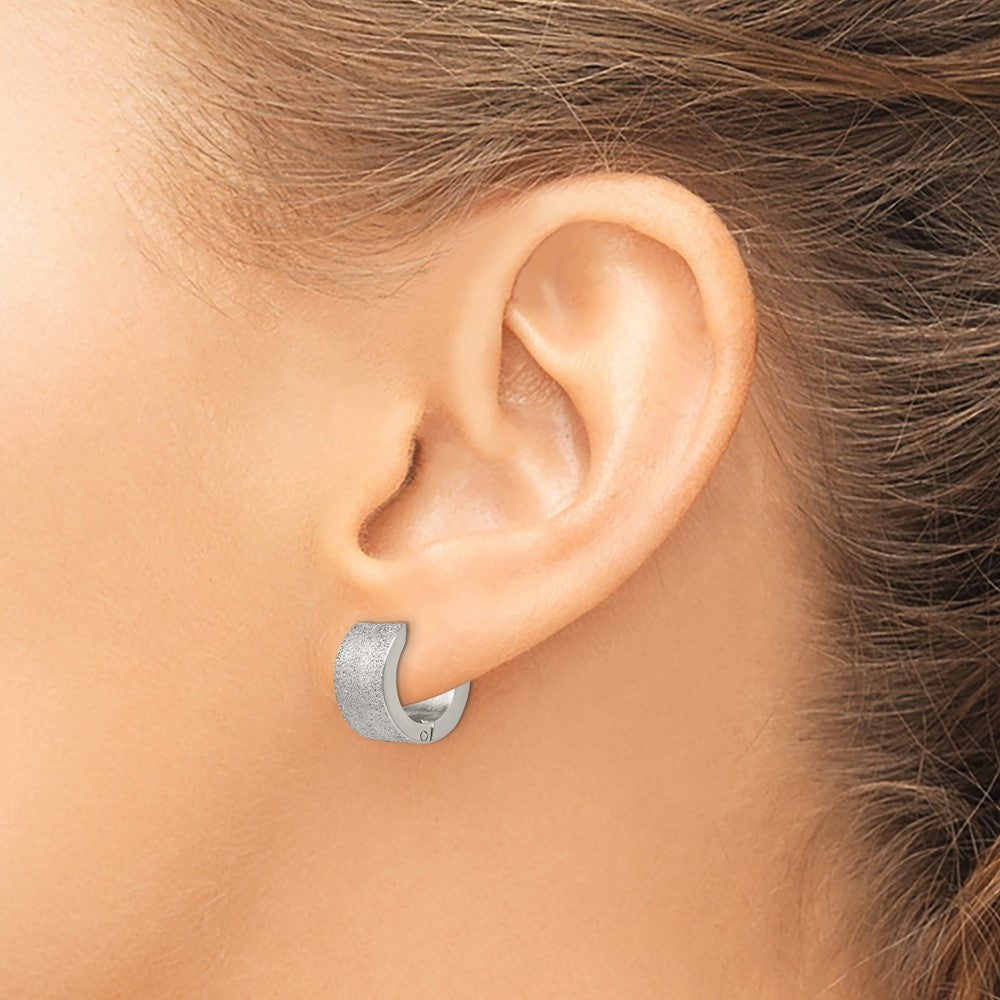 FJC Finejewelers Stainless Steel Polished and Sandblasted 7mm Hinged Hoop Earrings 13 mm x 13 mm