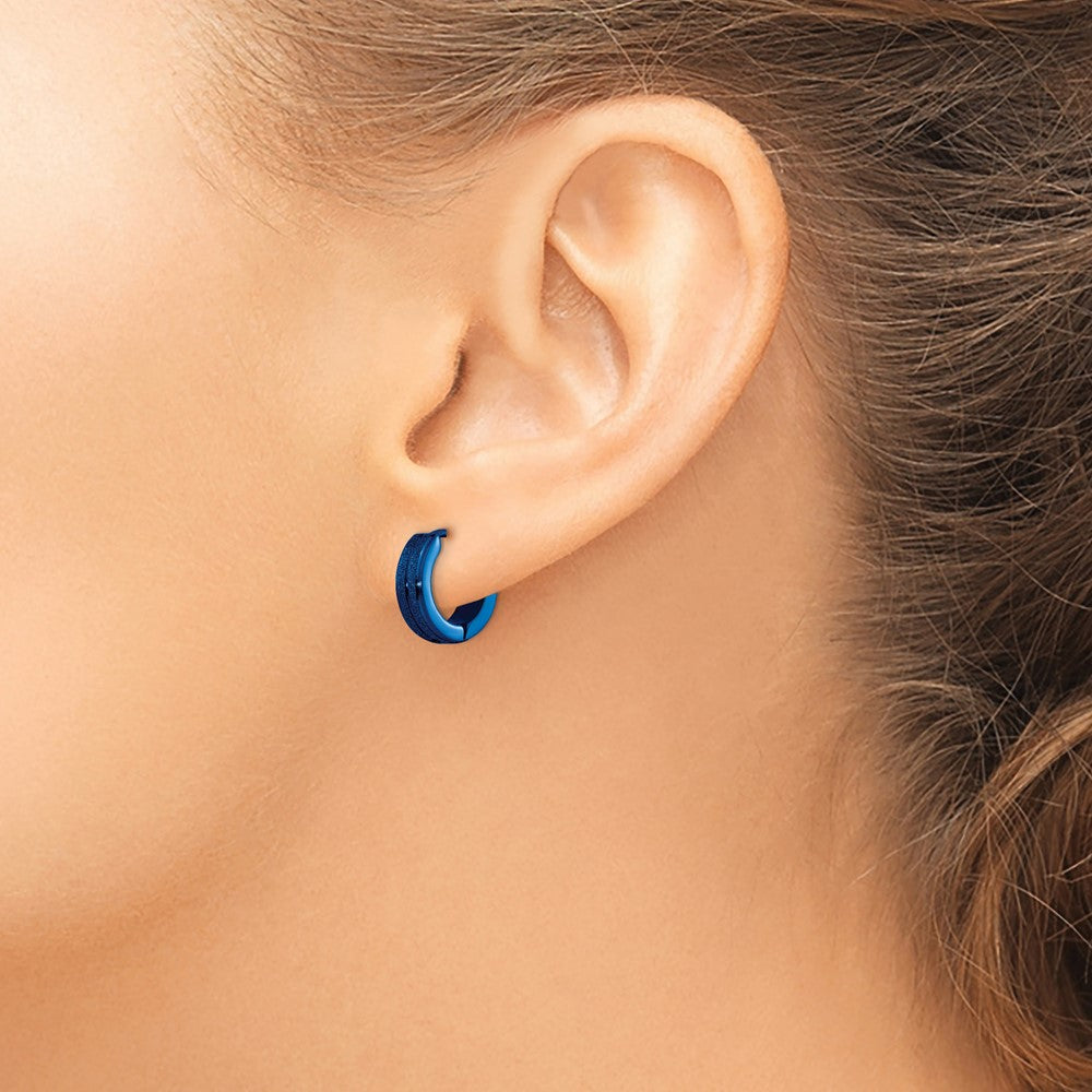 FJC Finejewelers Stainless Steel Polished Blue IP Laser cut 4mm Hinged Hoop Earrings 13 mm x 14 mm