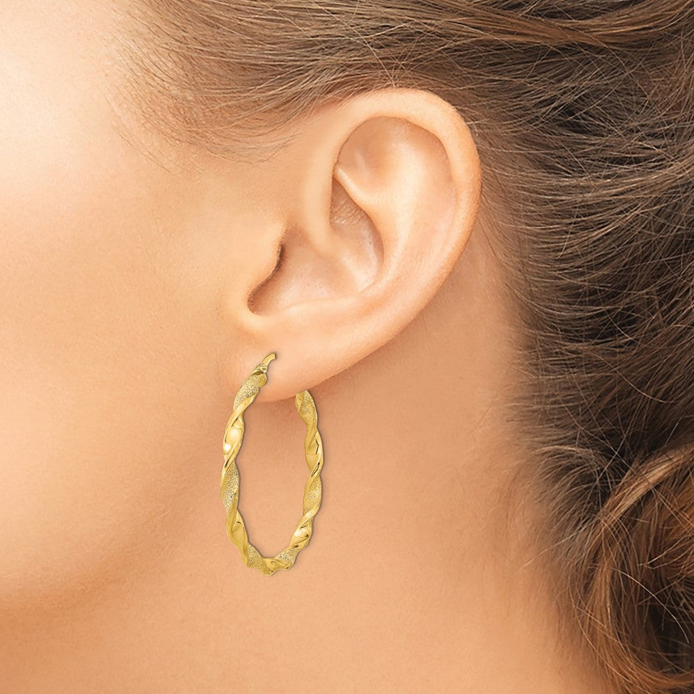 FJC Finejewelers 14 kt Yellow Gold Polished and Textured Twisted Hoop Earrings 37 x 36 mm