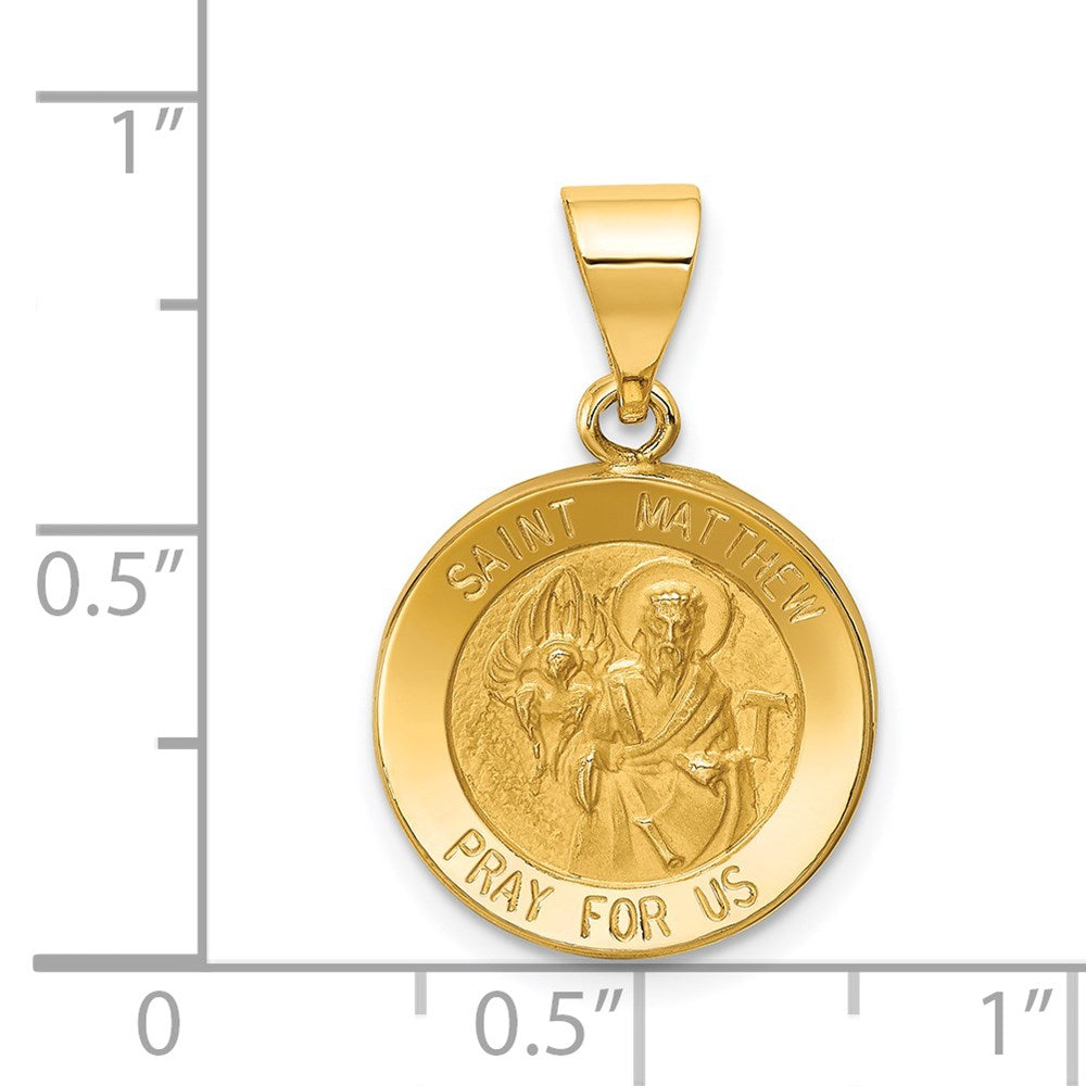 FJC Finejewelers 14 kt Yellow Gold Polished and Satin St Matthew Medal Hollow Charm 17 x 15 mm
