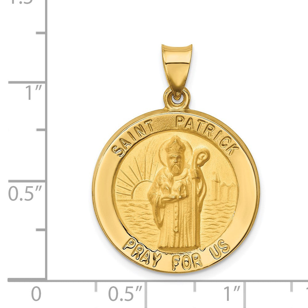 FJC Finejewelers 14 kt Yellow Gold Polished and Satin St Patrick Medal Hollow Charm 25 x 23 mm