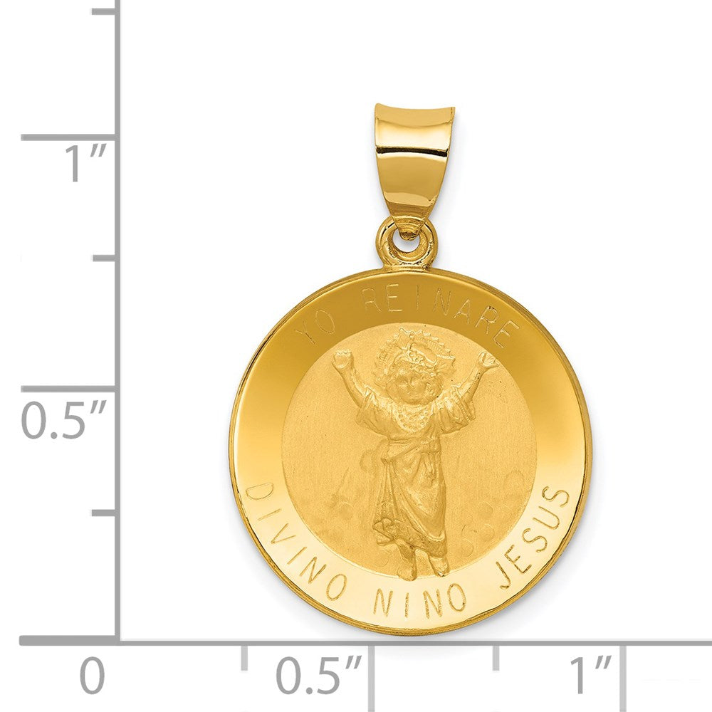 FJC Finejewelers 14 kt Yellow Gold Polished Satin Hollow Divino Nino Round Medal Charm 19 x 19 mm