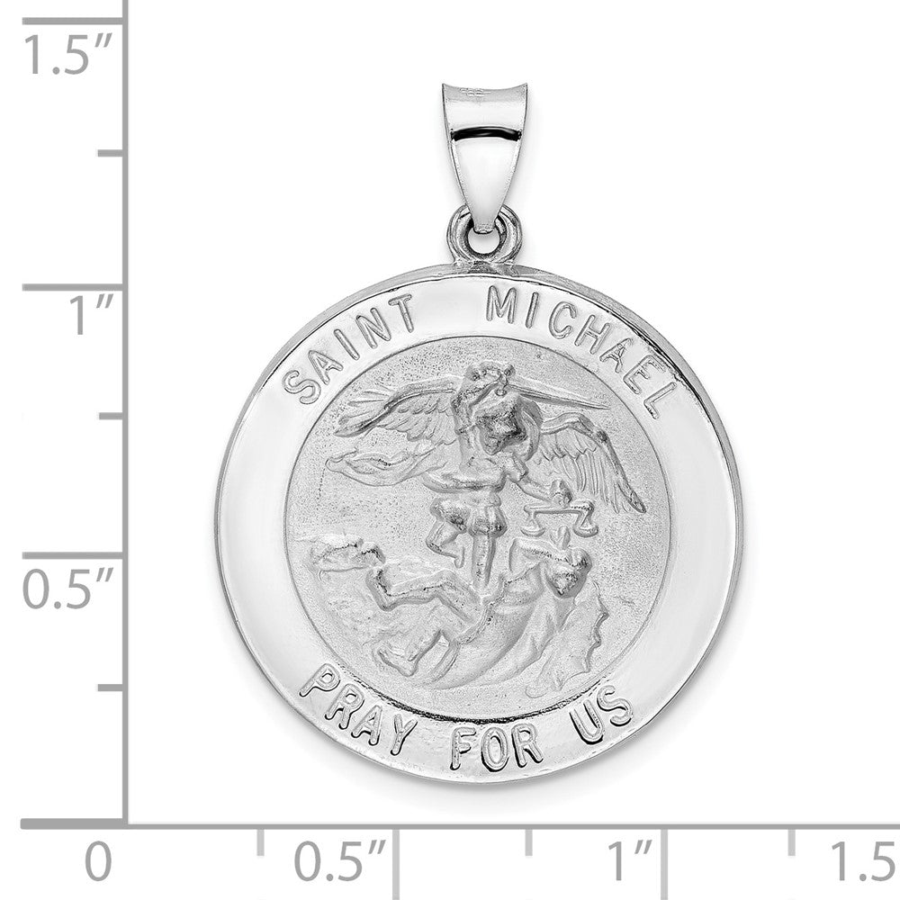 FJC Finejewelers 14 kt White Gold Polished and Satin Hollow St Michael Medal Charm 33 mm x 25 mm