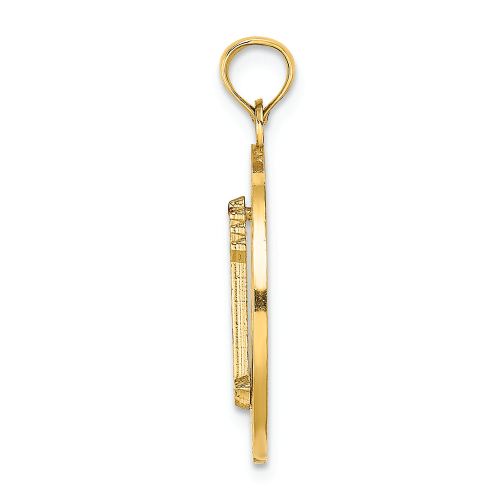 FJC Finejewelers 14k Yellow Gold Hilton Head On Round Frame with Enamel Lighthouse Center Charm